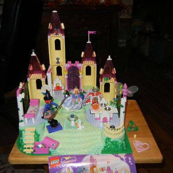 King Queen Witch Fairy LEGO 5808 Beville Castle Missing a few small items - Picture 2 of 16